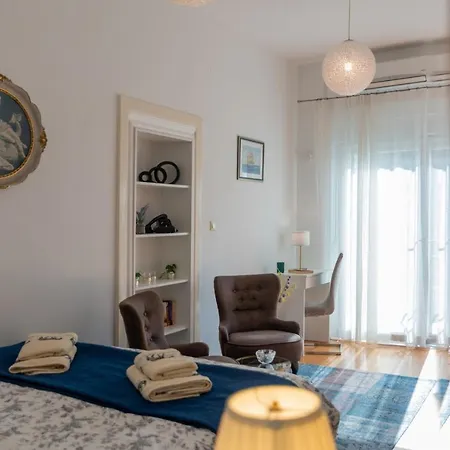 At Bacvice Apartman *